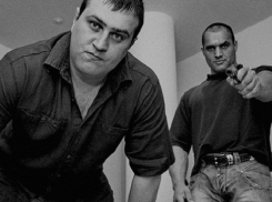 В Волжском коллектор угрожал убийством семье должников