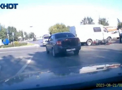 ГАЗель раздавила мотоциклиста в Волжском: видео