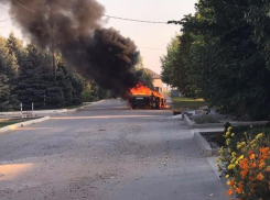 Полыхающая ярким огнем Audi попала на видео волжанина