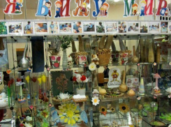 В Волжском инвалиды сами организовали благотворительную выставку