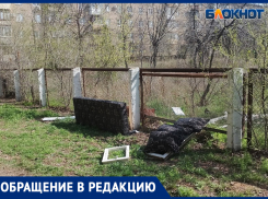 В Волжском заброшенный детский сад превратили в свалку