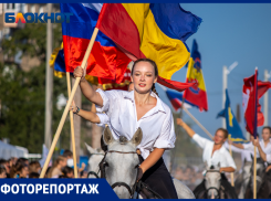 На лошадях с шашкой наголо: в Волжском состоялся ежегодный Константиновский фестиваль