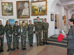 В Волжском школьники сражаются за поездку в московский музей