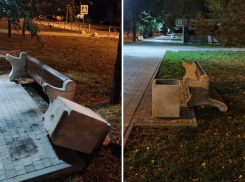 Подростки разгромили сквер в Волжском