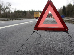 Молодой человек погиб на трассе после опрокидывания машины