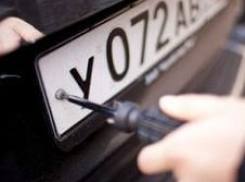 Подросток из Волжского пойдет под суд за кражу номеров с автомашин