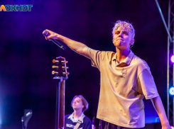 Певец Ваня Дмитриенко показал свои 4% в Волжском