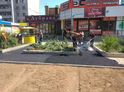 На улице Мира ведется благоустройство пешеходных дорожек