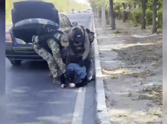 В Волжском провели спецоперацию по задержанию рецидивистов: видео
