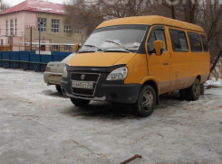 Семь припаркованных авто насчитали на спортплощадке в Волжском
