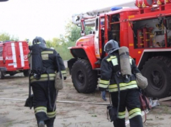 Жильцы частного дома на Рабочем в Волжском нечаянно подожгли собственное жилье