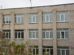 В Волжском сорваны сроки ремонтных работ в школе № 32