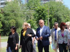 Заместитель губернатора области проверила подготовку к юбилею Волжского