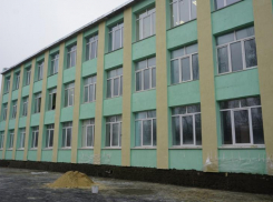 Школу планируют открыть спустя почти 3 года в Волжском