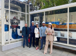 Участники предварительного голосования ЕР пообщались с сотрудниками Волжской ГЭС