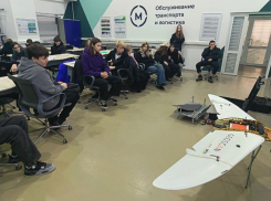 Школьники Волгоградской области осваивают профессию оператора дронов уже за партой