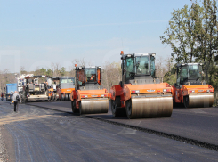 Под Волгоградом возводят многокилометровую дорогу «Елань-Журавка»