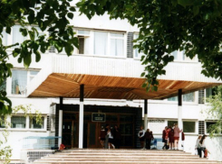 Прокуратура настояла на ремонте четырех школ Волжского