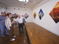 Посол по особым поручениям МИД России посетила выставку в Волжском