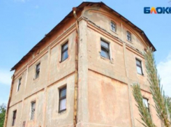 Использовали и забыли: памятник времен ВОВ разрушается и умирает в Волжском