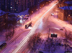 Пострадала женщина: в Волжском две иномарки не поделили дорогу