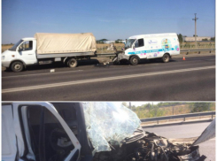 В Волгограде «ГАЗель» врезалась в авто на «аварийке»: есть раненые 