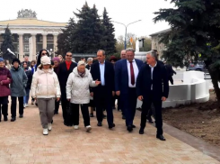 Депутаты и администрация приняли улицу Фонтанную и сквер на площади Комсомольской в Волжском