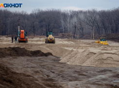 Волжане просят проверить законность строительства дома на берегу реки в Волга-Ахтубинской пойме