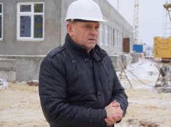 Воронин заценил качество стройки нового детского садика в Волжском