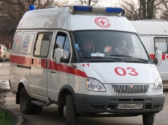 Восьмилетняя девочка и бабушка пострадали при столкновении легковушки и автобуса в Волжском