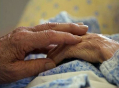 Волжанин до полусмерти избил престарелую мать