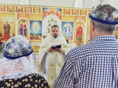 Благотворительные венчания прошли в храме Волжского