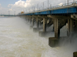 Волжская ГЭС начала увеличивать сброс воды
