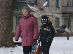 В Волжском мужчина на улице приставал к маленькому мальчику