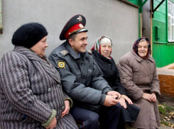 Волжские участковые вызволяют пенсионерок из беды и борются с нечистой силой