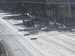 Женщина скончалась от страшных травм после того, как ее сбила машина в Волгограде: видео