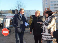 Мэр Волжского проверил стройплощадки на территории города