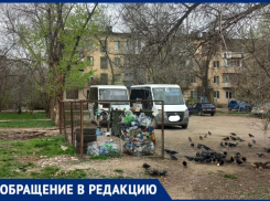 «Им все равно»: в Волжском маршрутки оккупировали детскую площадку