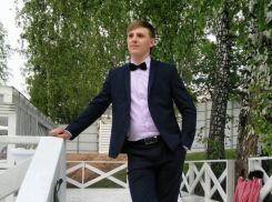 Мечтательного и доброго Андрея Мордвинцева поздравляют друзья