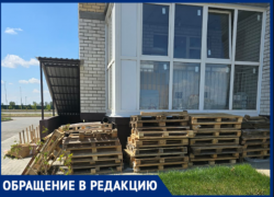 Жизнь под грохот фур: магазин отравил жизнь многодетной семье в Волжском