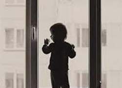 В Камышине из окна 5 этажа выпал ребенок