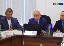 «Работать не хотят, но хотят получать деньги»: глава Волжского Игорь Воронин отчитался перед депутатами