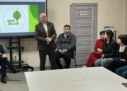 Глава Волжского Игорь Воронин провел встречу с молодежными экоактивистами