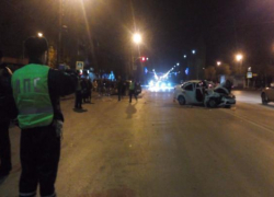 В ночь на пятницу в Волжском столкнулись в лепешку "Гранта" и "Митсубиси"