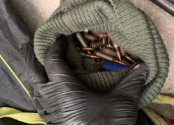 Гранату РГД-5, обрез, 72 патрона и 5 кг марихуаны нашли полицейские в доме волгоградца