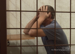 Под Волгоградом разъяренный рецидивист-неудачник вспорол живот незнакомцу