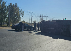 В Волжском произошла авария с ГАЗелью-перевертышем