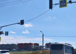 Новый светофор на перекрестке Дружбы и 87 Гвардейской установили в Волжском