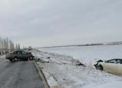 58-летняя женщина скончалась в аварии на трассе под Волжским: видео