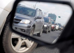 Планирующим поездку в Волгоград волжанам стоит выбрать альтернативный маршрут - в центре города-героя пробка 